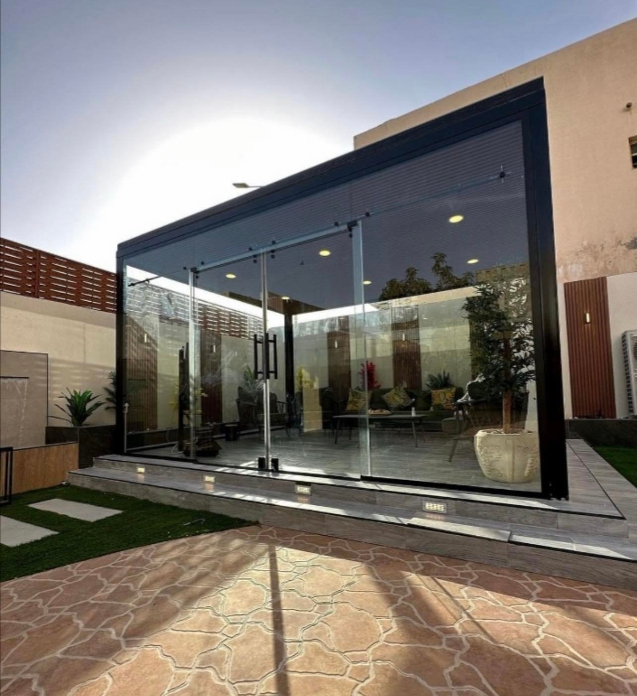 شركة غرف زجاجية